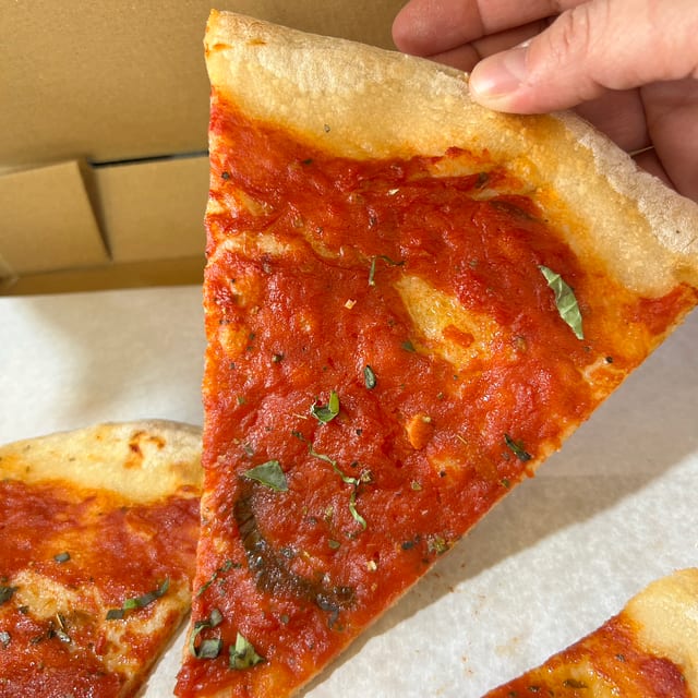 Giovanni’s Marinara Pie.